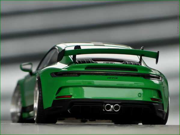 1:18 Porsche 911 992 GT3 2021 Viper Green ONE 300ST Edition + OVP